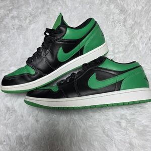 Nike Men's Black and Green Sneakers